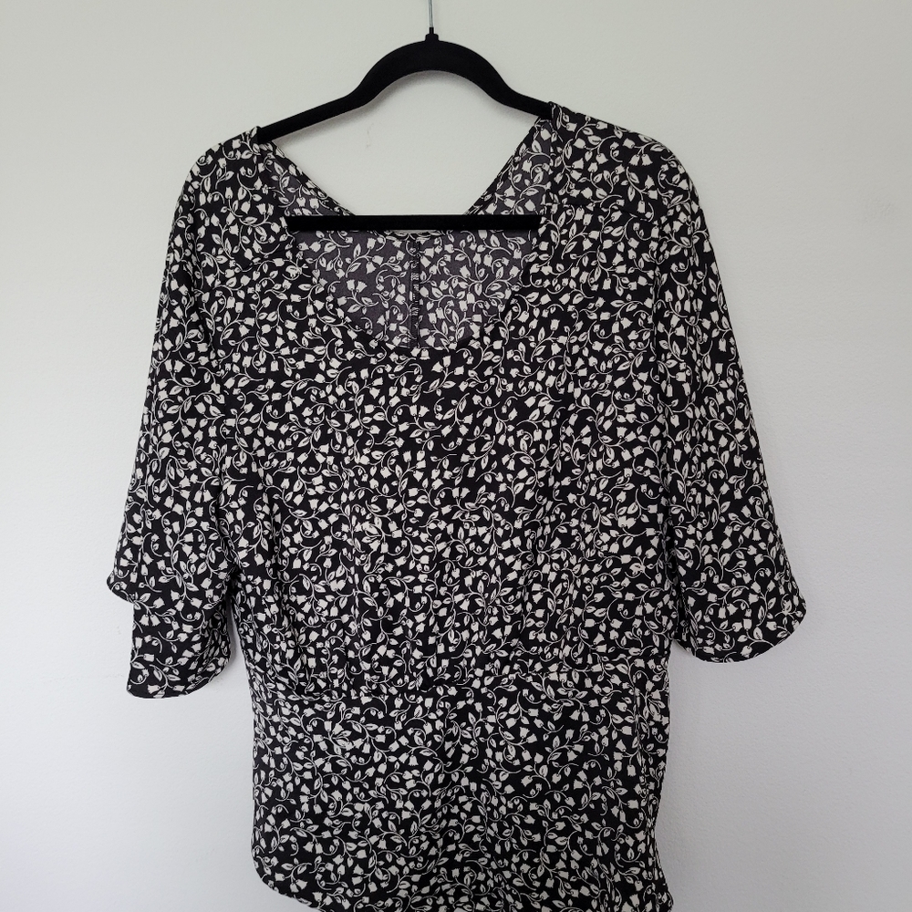 Black Floral Bell Sleeve Peplum Crop Top